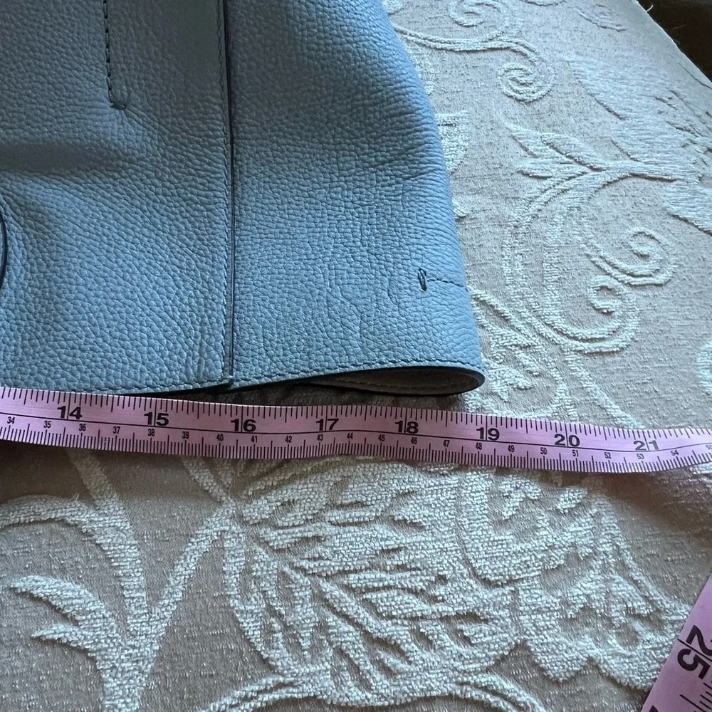 Elegant Blue Leather Tote Bag - Picture 9 of 13